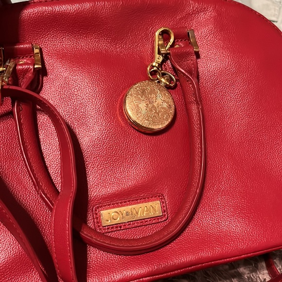 Red bag - Picture 2 of 3